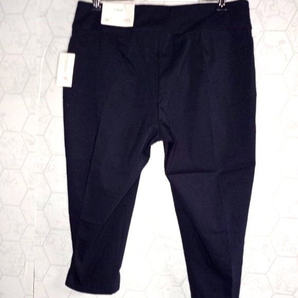 Christopher & Banks Pull-On Signature Stretch Crop - Picture 5 of 16